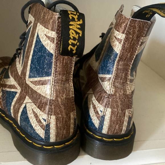 Dr Martens Boots m8 - Picture 2 of 8